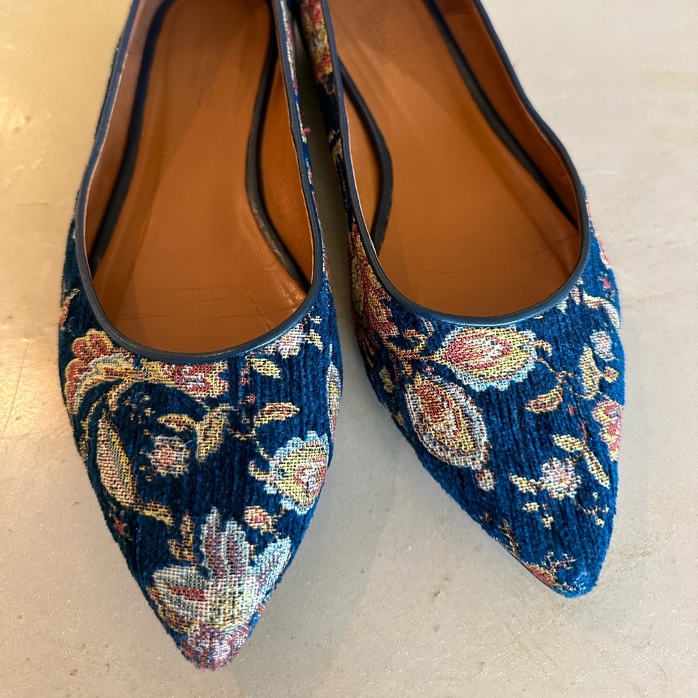 Sundance Versailles Floral embroidered flats size 40